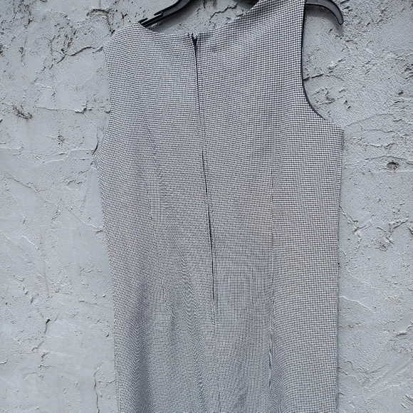 SLEEVELESS DRESS.  SZ LARGE - Picture 7 of 8